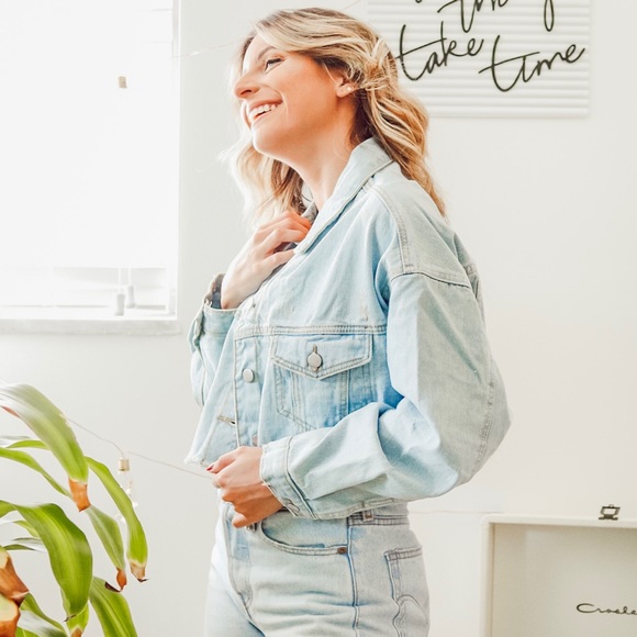 Ibiza Cropped Denim Jacket - Picture 2 of 8